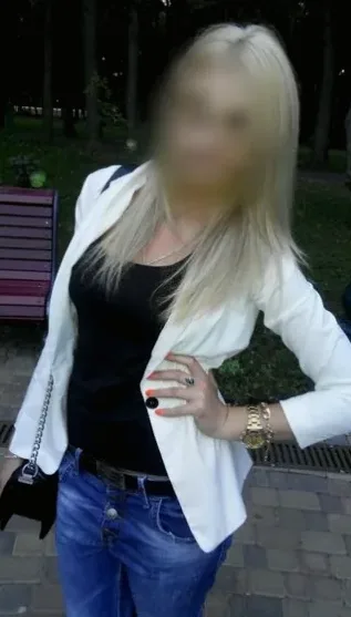 Alma, 35