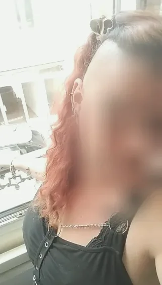 Andrea, 35