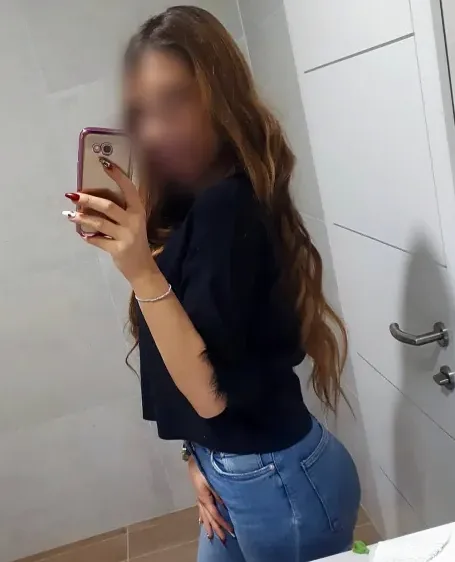 Aya, 28
