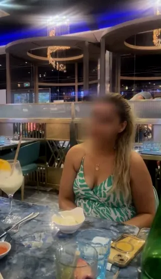 Caroline, 40