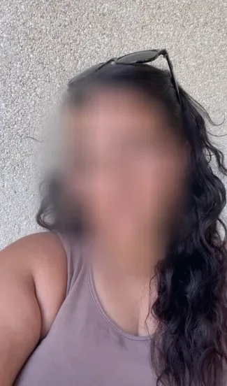 Ellie, 22