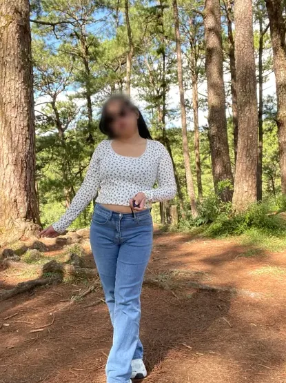 Isabella, 28