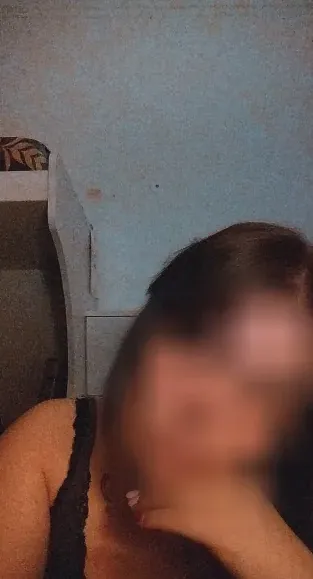 Julie, 29