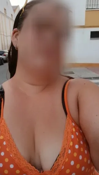 Nora, 24