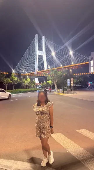 Nora, 34