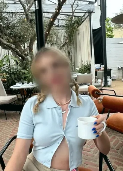 Nora, 27