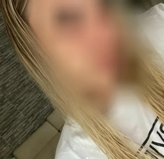 Sara, 20