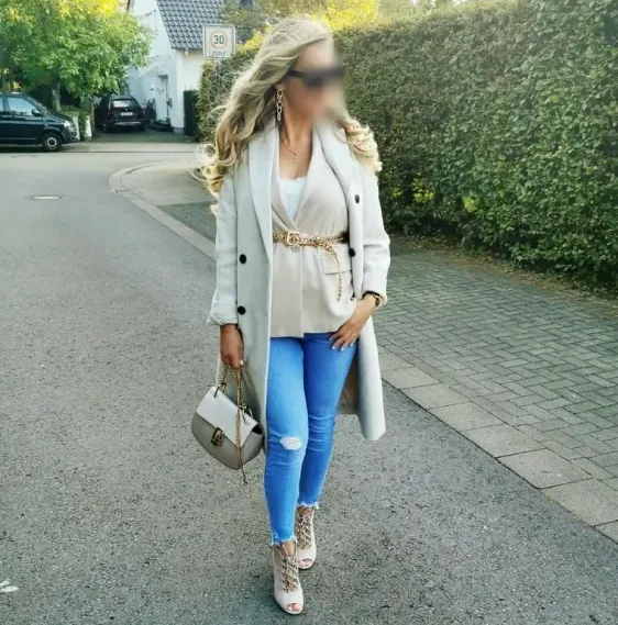 Simone, 34