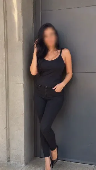 Yasmin, 33