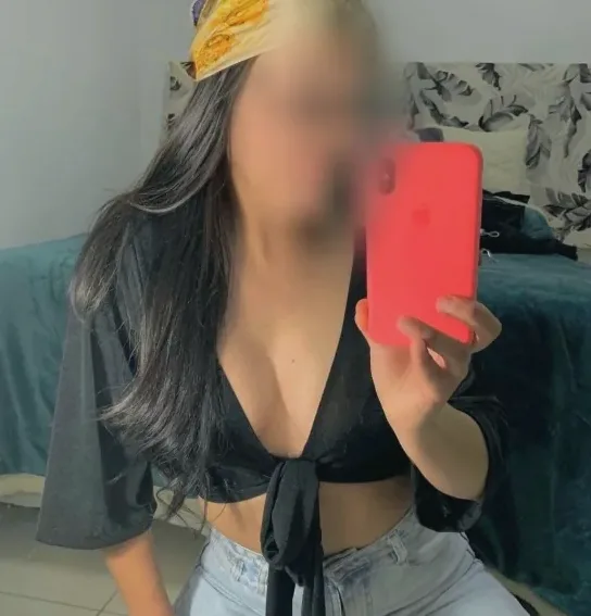 Yasmin, 31
